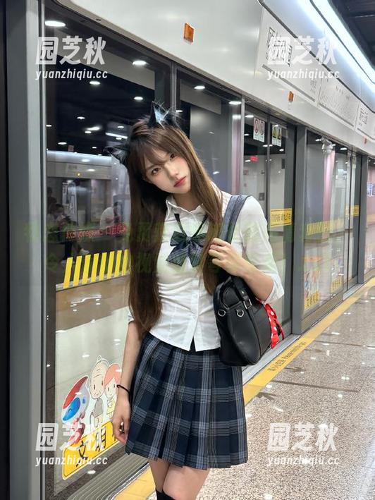 物恋传媒 - 免费获取嘟嘟长靴高清套图，令人惊艳的视觉盛宴等你享受！.txt