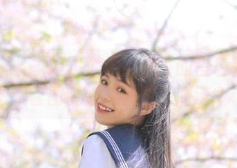 物恋传媒 – 闪耀个性！小飞的橙色阳光美图和套图带你走入时尚潮流.txt