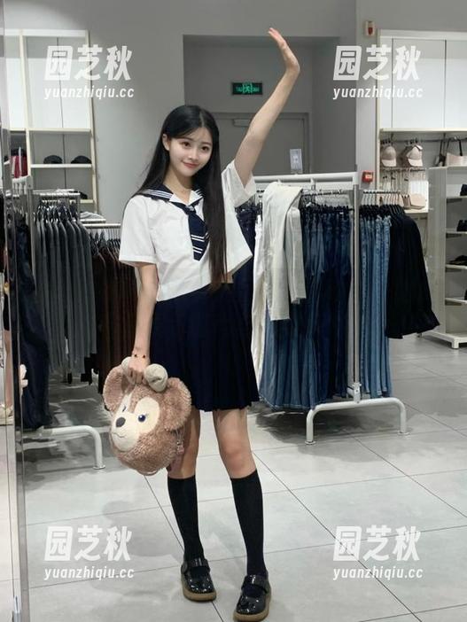 物恋传媒 - 泡泡的私房写生活动：一组皮衣作品展示时尚与另类风格.txt
