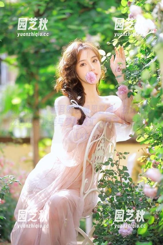 物恋传媒 - 猫耳的夜如思套图：在深邃的夜色中寻找美与梦的交汇，尽享视觉盛宴.txt