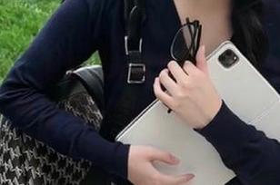 物恋传媒 – 观看菲菲裤里丝魅力写真合集，感受不同的时尚风貌.txt