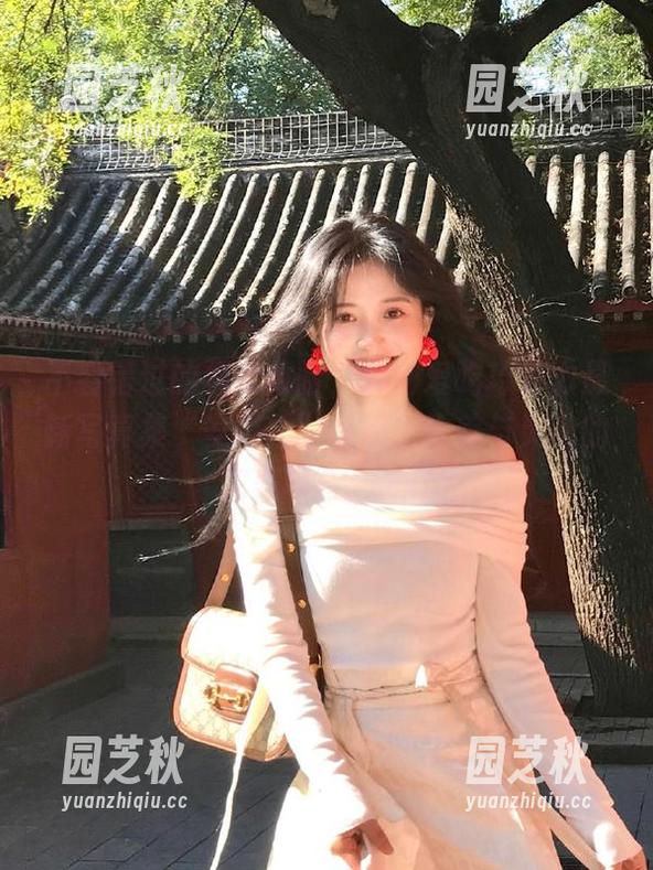 不容错过的视觉体验，白莉爱吃巧克力最新写真集“安琪拉”呈现出唯美与灵魂的完美融合。.txt