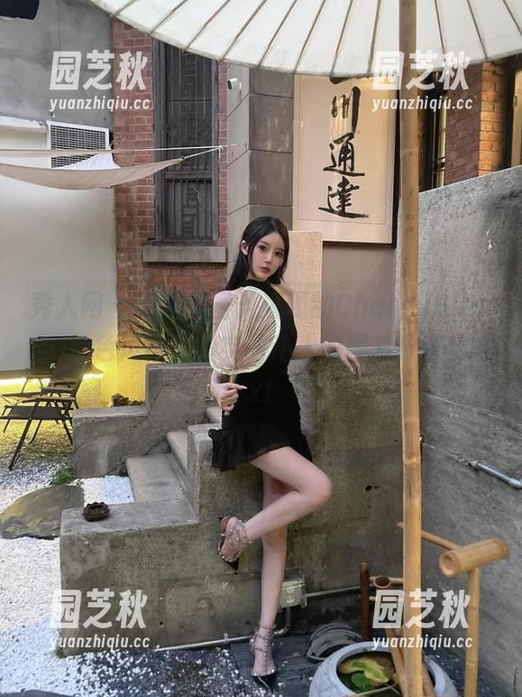 秀人网 - 通过无圣光展现的CherryBlessU粉色风格，真实而动人的图片分享！.txt