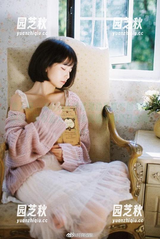 秀人网 - MODEL伊若海边写真套图免费获取，带你走入一个唯美浪漫的夏日仙境.txt