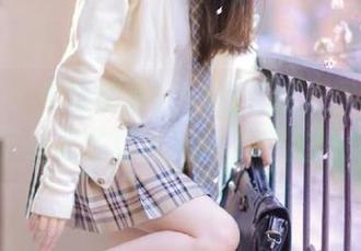 秀人网 – 免费解锁tina甜仔的美图礼服，快来下载这些让人心动的作品吧！.txt