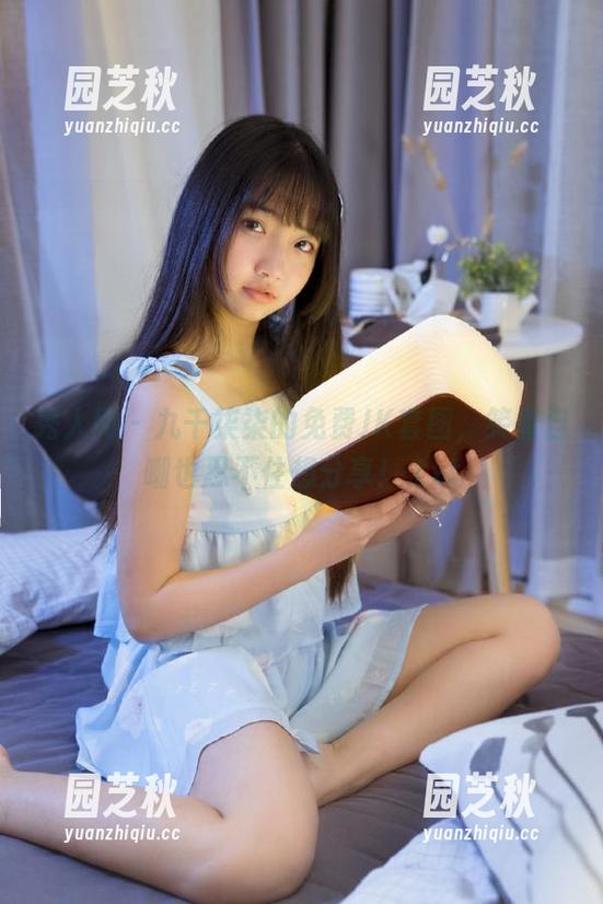 秀人网 - 九千柒柒的免费JK套图，笑着自嘲也忍不住想分享！.txt