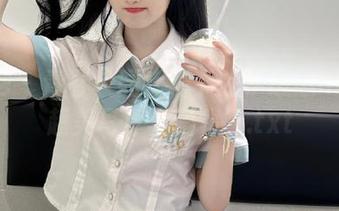 秀人网 – 青春校园暖阳下的伊思思niko：超美写真套图集锦.txt