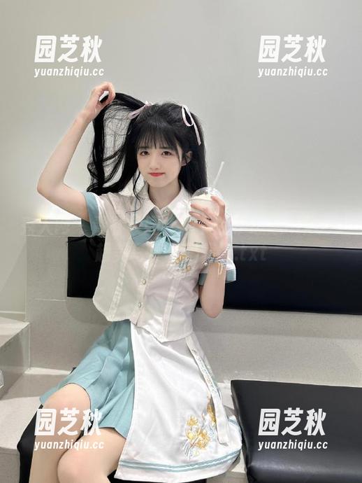 秀人网 - 青春校园暖阳下的伊思思niko：超美写真套图集锦.txt