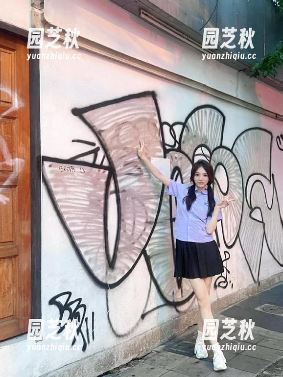 秀人网 - 叶佳颐学姐献上绝美写真，照片里的每一刻都是传奇！.txt