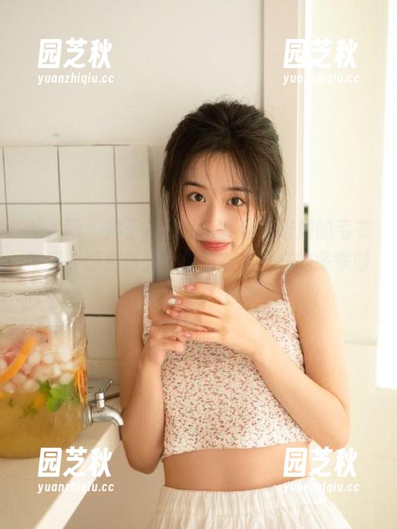 秀人网 - 周于希Sally带你走进她的毛衣世界，图库作品让你感受不一样的冬季时尚魅力！.txt
