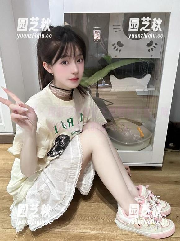 秀人网 - 周慕汐白衬衫主题图包下载，陪你度过迷人的时光.txt