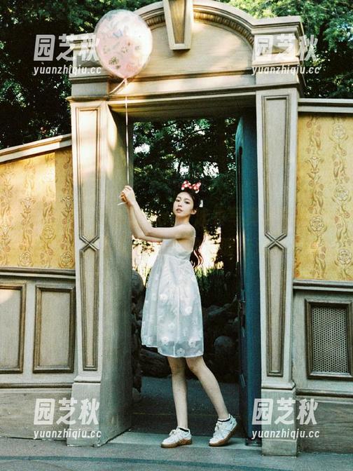 秀人网 - 周慕汐baby泳衣写真最新原图欣赏，带你领略海边的温暖与欢愉.txt