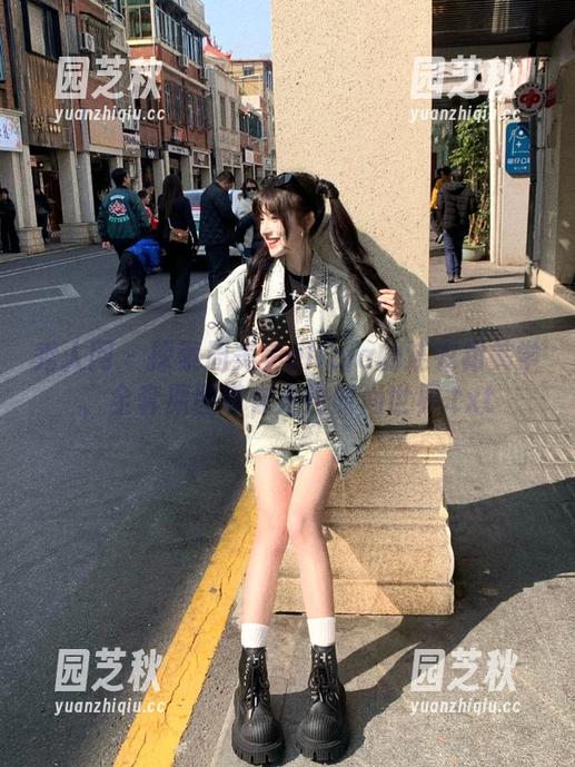 秀人网 - 探索周美美alicia的连衣裙美学，全套原图带你走进时尚世界.txt