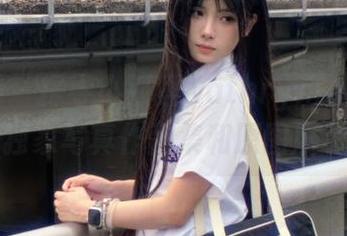 秀人网 – 探寻小狐狸Kathryn的白裙时光：独家写真作品集和原图展示.txt