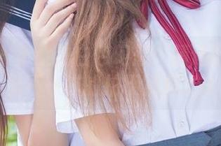 秀人网 – 小紫儿白色幻想：精选图库呈现出不一样的拍摄视角.txt