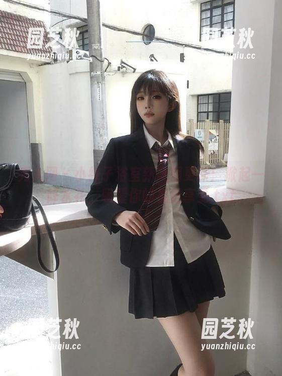 秀人网 - 小纯子浴室新美图更新：掀起一阵水花，唤醒你的视觉享受.txt