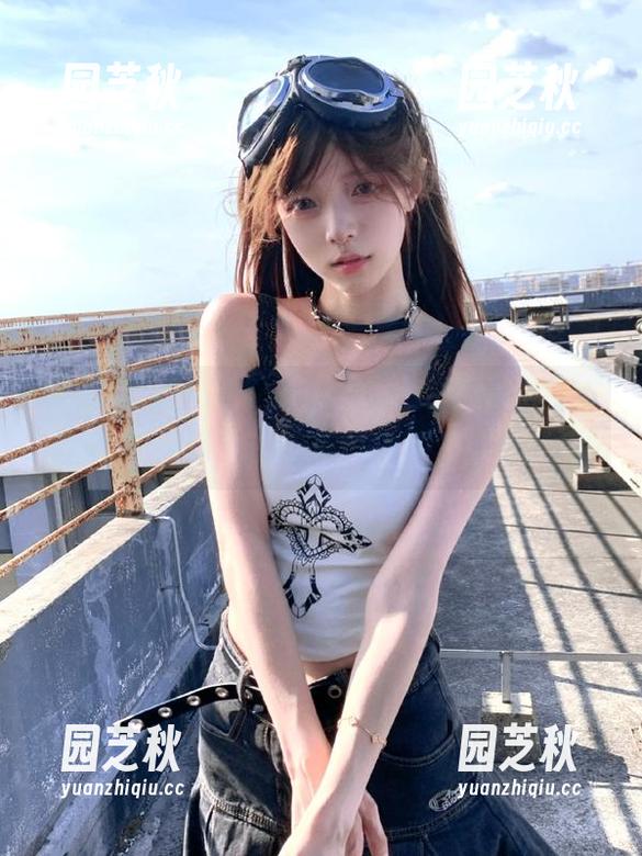 秀人网 - 小雨baby比基尼写真：在高清照片中演绎专属的夏日浪漫与自由.txt