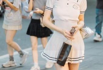 秀人网 – 收录曦宝儿独家定制旅拍图片，捕捉瞬间的美好与自然的灵动.txt