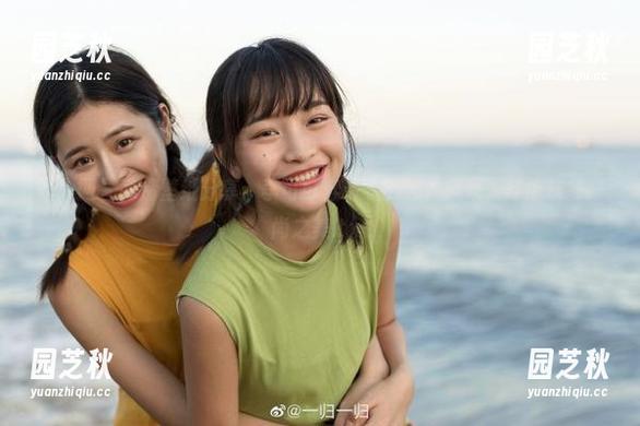 秀人网 - 高清壁纸分享：李可可穿毛衣的迷人风采，打造秋冬时尚之美.txt