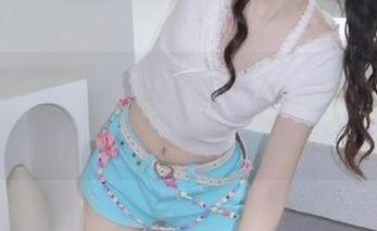 秀人网 – 福利超丰盛，林文文泳池写真图片，带你畅游在清凉的水波中.txt