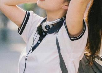 秀人网 – 下载汁汁的眼镜写真，免费的绝美瞬间等你来收藏哦！.txt