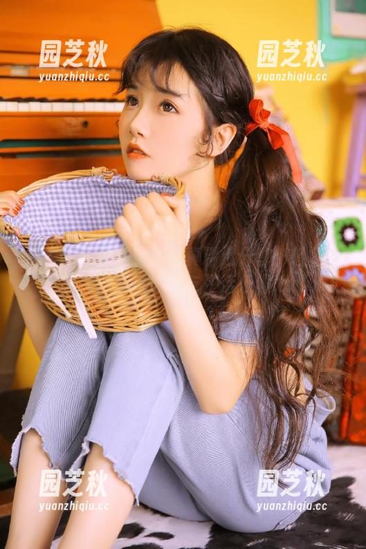 秀人网 - 温妮海边写真精选分享：轻松一刻，尽显自然美与生活乐趣.txt