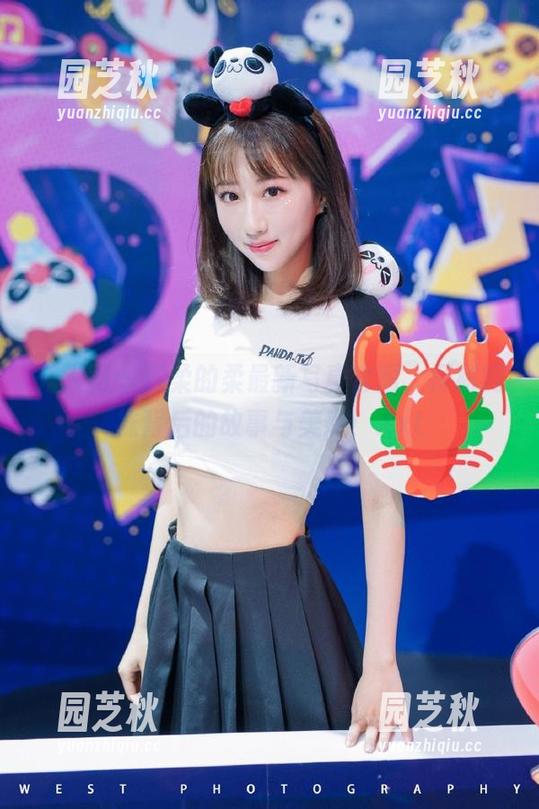 秀人网 - 温柔的柔最新写真套图，探秘网袜背后的故事与美感！.txt