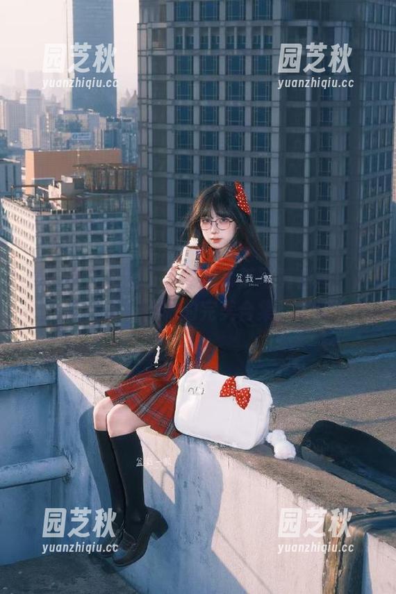 秀人网 - 王俪丁小宝贝吊带写真套图，展现柔美与优雅的完美合集！.txt