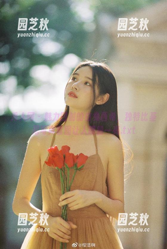 秀人网 - 魅力四射的白兔西希，独特比基尼写真套图让人眼前一亮.txt