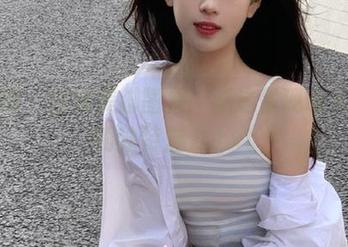 秀人网 – 白沫美脚图集：精选呈现动人瞬间的独特魅力.txt