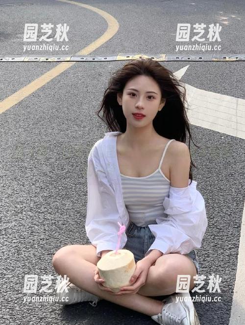 秀人网-白沫 秀人网 - 白沫美脚图集:精选呈现动人瞬间的独特魅力.txt