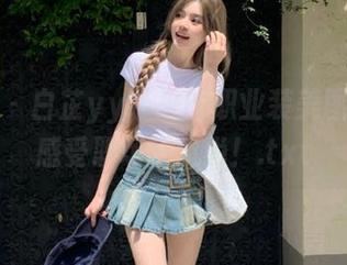 秀人网 – 白芷yy带来的职业装美图精选，感受职场新风尚！.txt