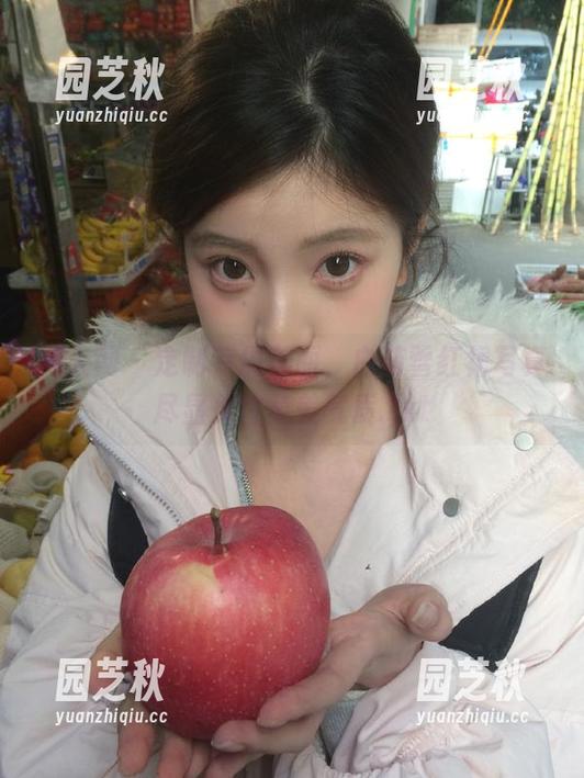 秀人网 - 定制专属美丽，白茹雪红裙写真尽显女性柔美气质.txt
