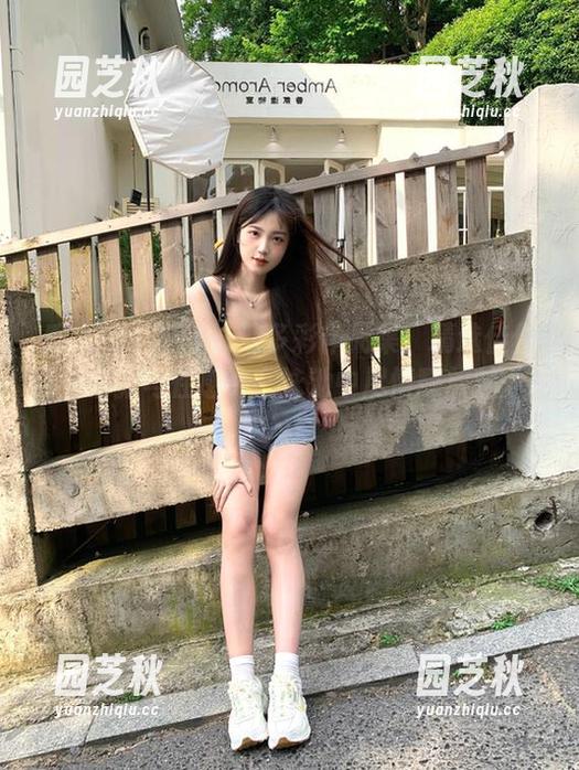 秀人网 - 糖糖泳池多彩作品集：精选佳作贯穿清新与性感，在泳池中尽情释放魅力.txt