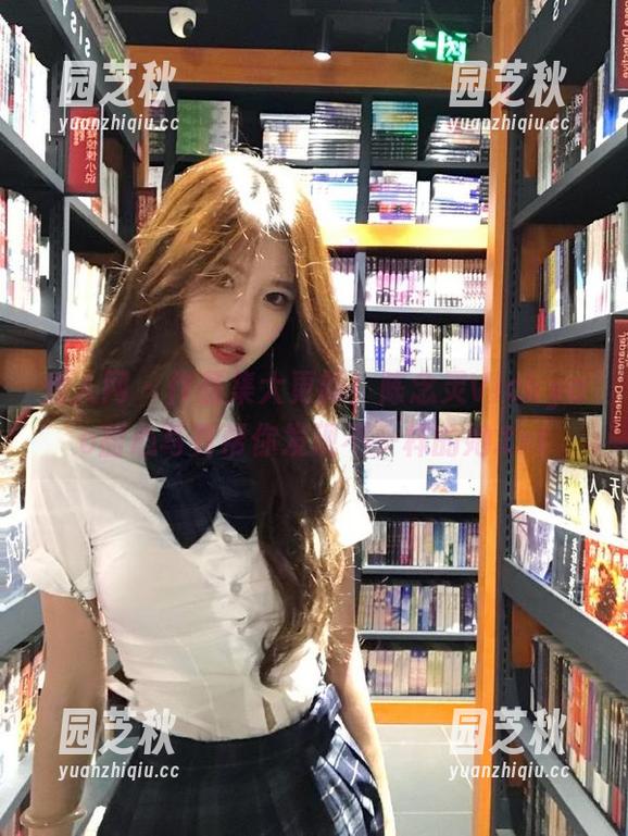 秀人网 - 作品集大更新！陈念灵Vickyao甜心写真帮你发现不一样的她.txt