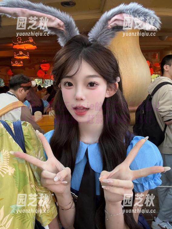 秀人网 - 雯大王susie的女王写真作品让人心动，别犹豫，赶紧下载吧！.txt