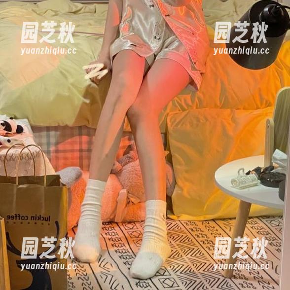 秀人网 - 加入顾楚楚的白色幻想之旅：精选作品众多，网盘中总有惊喜等你发现！.txt
