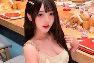 秀人网 – 鱼子酱fish纯白写真图库精选：每一张都是艺术的演绎.txt