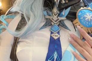走入秋楚楚不秃头的世界：妹妹写真图册带你感受青春的魅力.txt