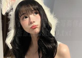 微密圈 – 童小芯的吊带黑丝写真作品集：每张原图都是故事.txt