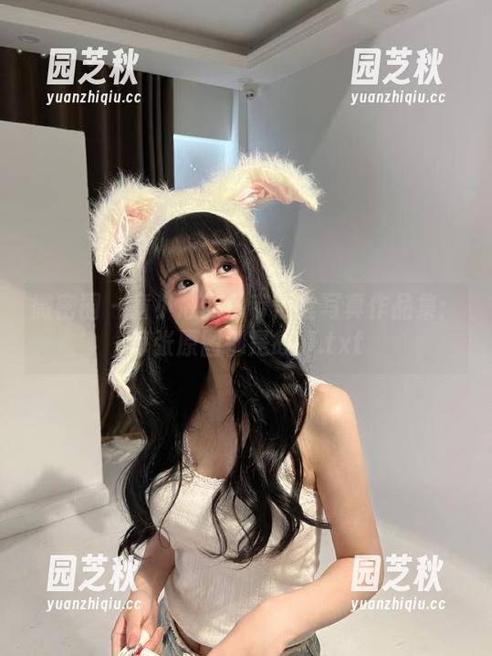 微密圈 - 童小芯的吊带黑丝写真作品集：每张原图都是故事.txt
