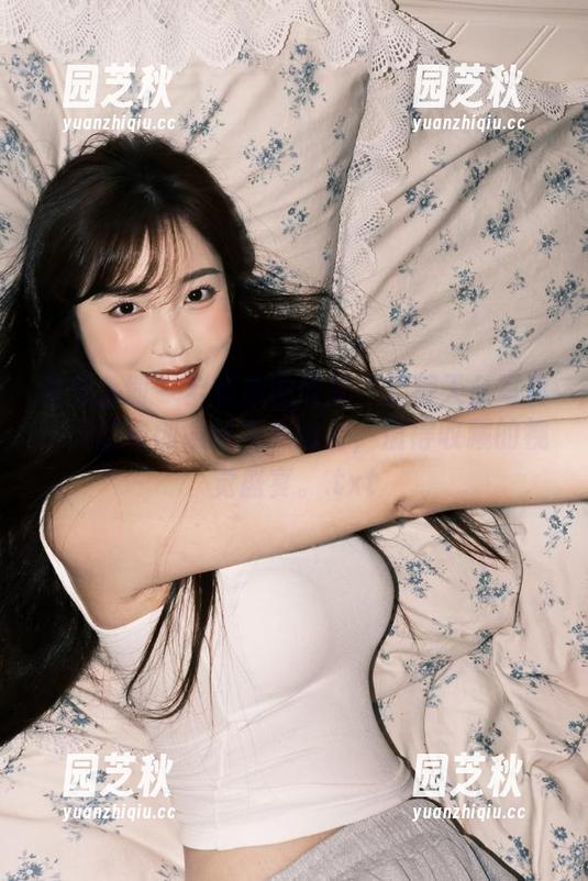 紧急企划 - 全套原图欣赏：奶糖天台写真，美丽与创意的完美结合，值得收藏的视觉盛宴。.txt