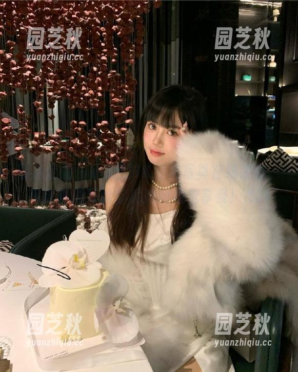 紧急企划 - 小恩的JK经典写真在线发售，高清画质带给你绝妙的视觉享受！.txt