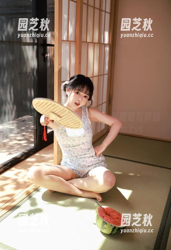 美媛馆 - 阳光灿烂的夏天：张雨萌写真精选合集，见证她的独特魅力.txt