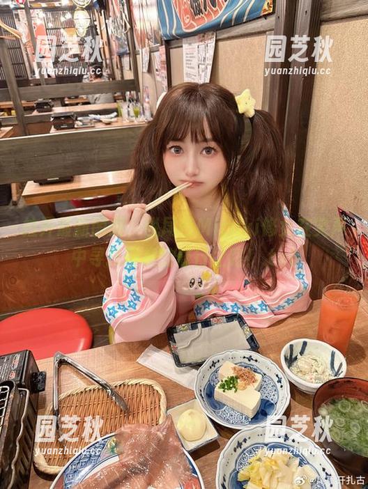拉开最新图册，脱尾巴Mizuki修女在笑声中寻找理想的修行之路！.txt
