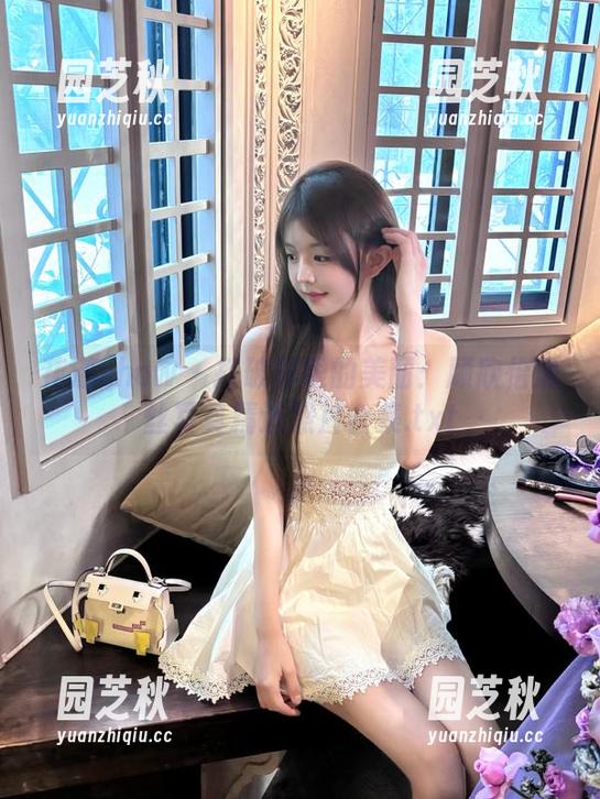 花漾show - 打破界限的美丽：顾欣怡黑丝写真精选照片合集.txt