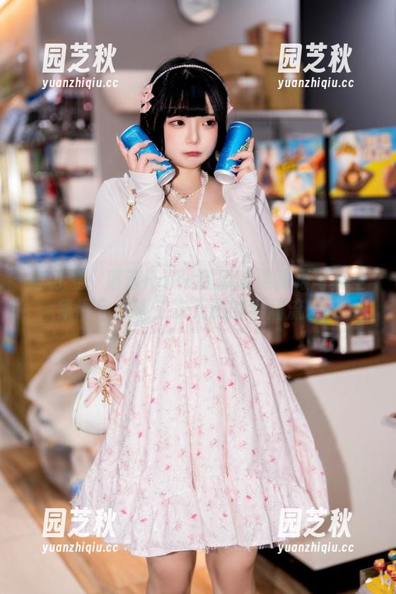 超可爱！落落Raku猫猫动漫制服写真全集带你追逐二次元的时尚潮流.txt