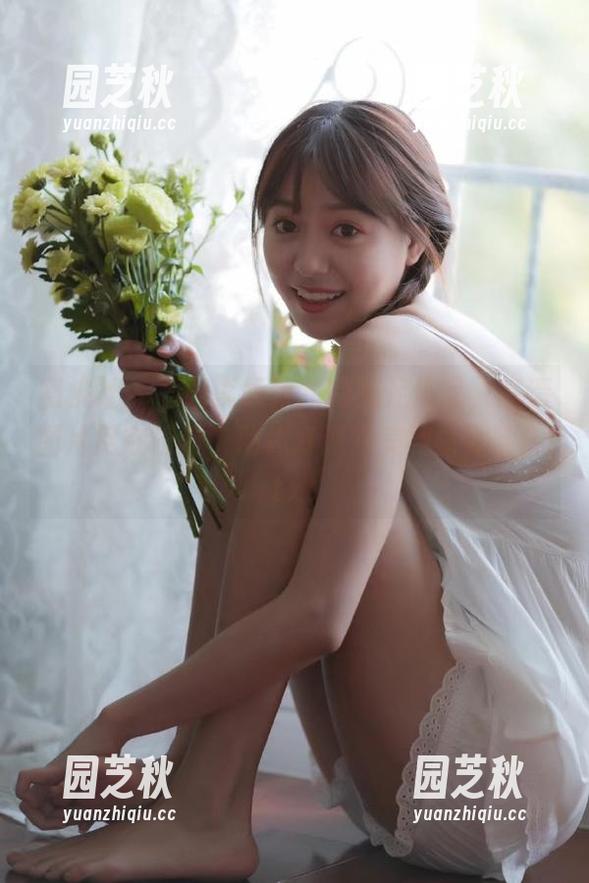 蜜桃社 - 下载李颖诗独特美足作品，高清图片尽在眼前，助你打造完美视觉体验！.txt