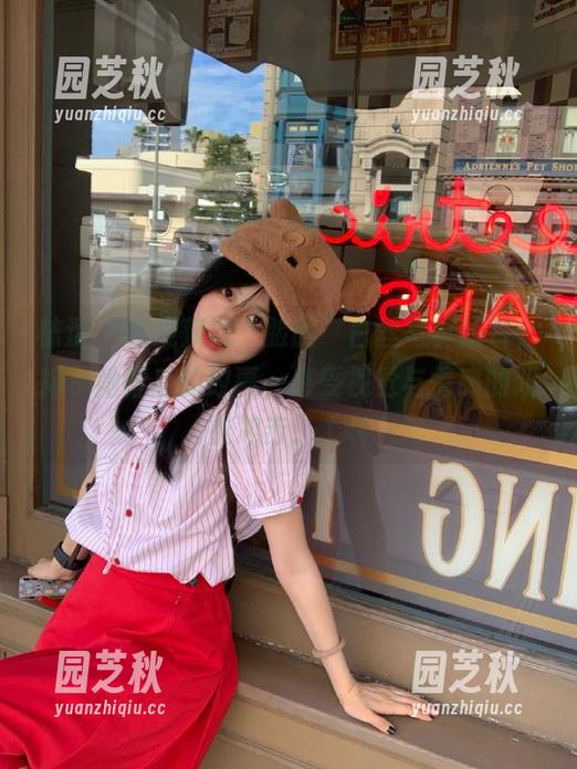 袜涩 - 在线获取“脸脸”白丝写真图片，揭示她背后的故事，感受视觉与情感的双重冲击！.txt