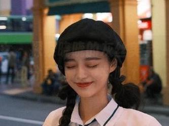 觅芙少女 – 探索晓晓的灰丝美学，唯美图包分享让心灵共鸣.txt